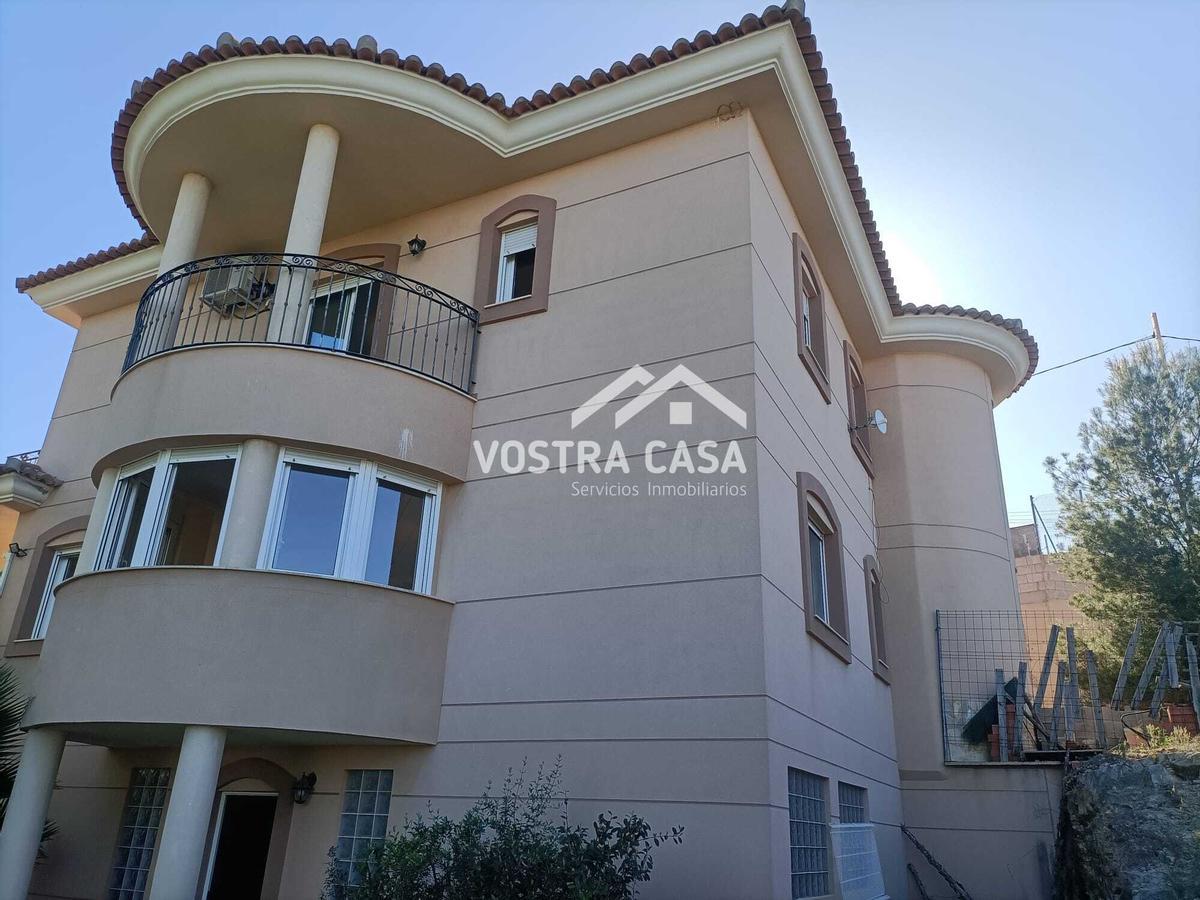 Casa en venta en Chiva