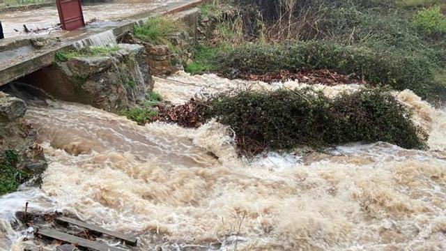 El río ha bajado crecido durante estos días.