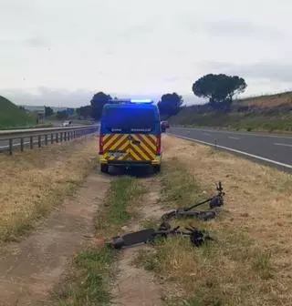Detenidos por circular por la A-2 en sentido contrario en patinete y tirar piedras a coches en Lleida