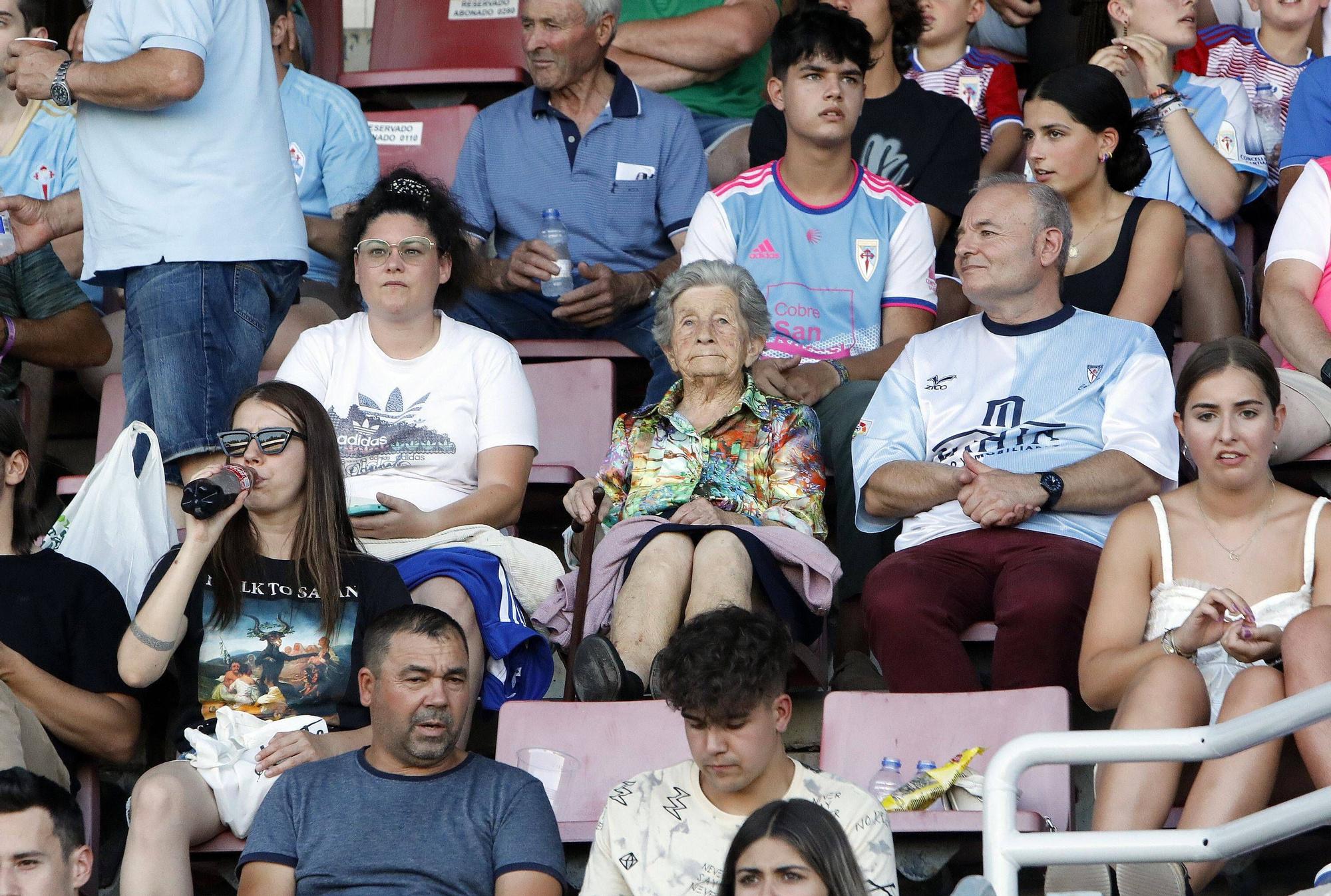 El Celta Golea al Compos en el ansiado choque amistoso