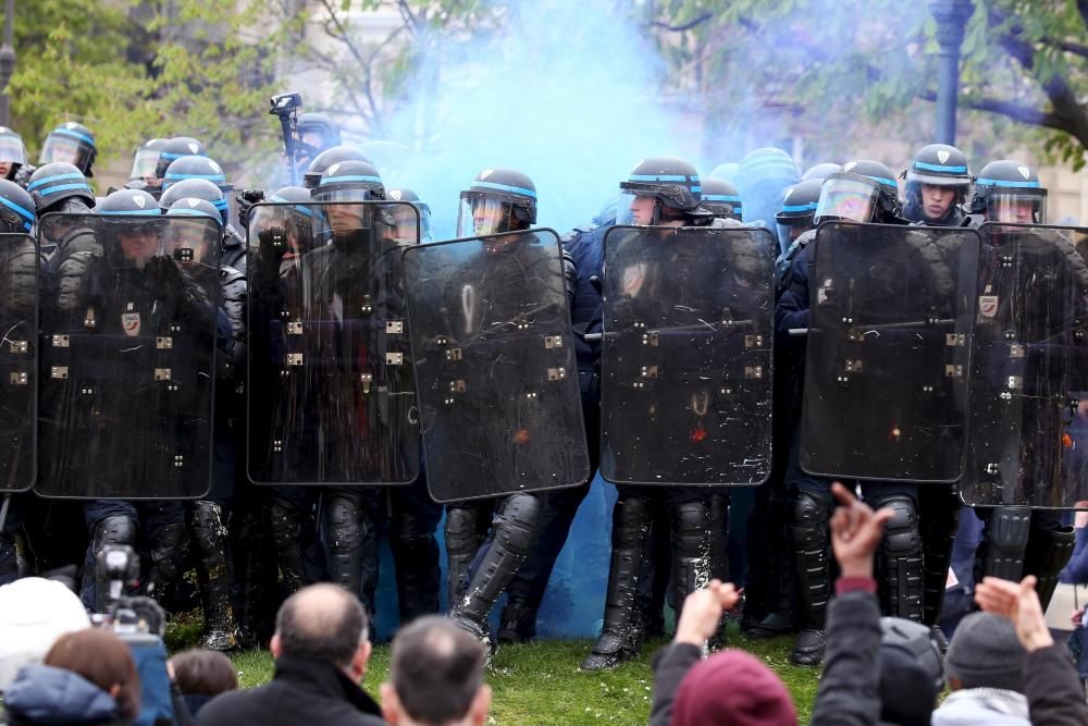 Disturbios en París en contra de la reforma laboral