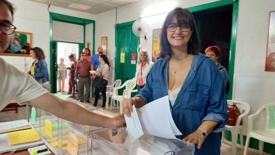 Candidatos de Lanzarote en Pie votando el 28M