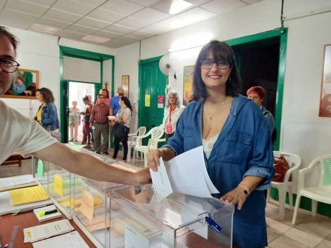 Candidatos de Lanzarote en Pie votando el 28M