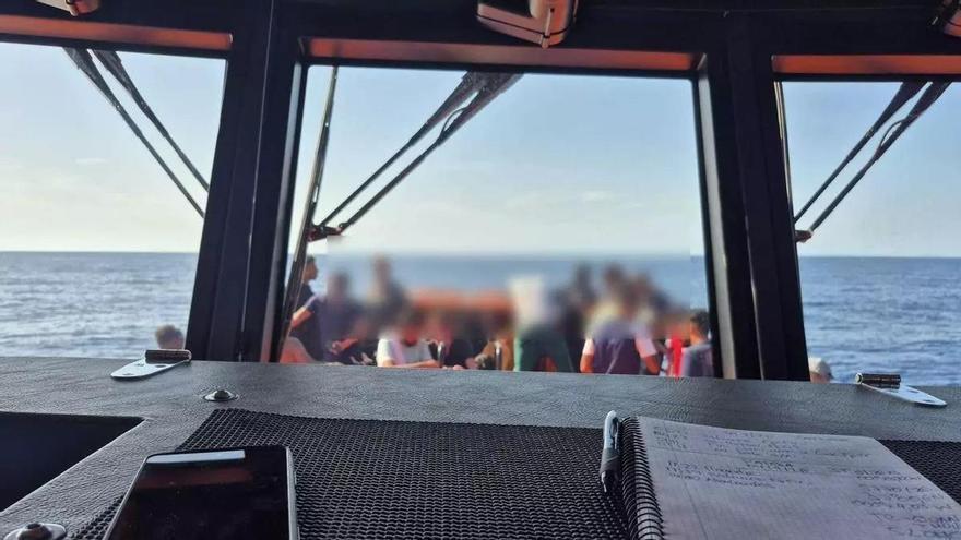Tres muertos, entre ellos un bebé, en la patera rescatada el pasado viernes frente a Cabo de Palos