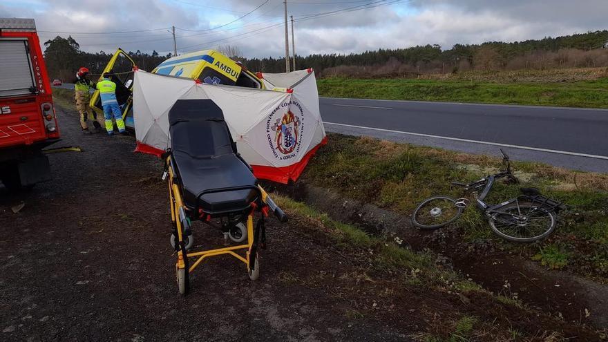 Fallece un ciclista tras ser atropellado por una ambulancia en Santa Comba