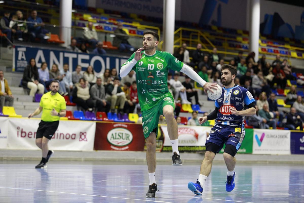 El Dólmenes Antequera se impuso al Trops Málaga en el derbi (28-27).