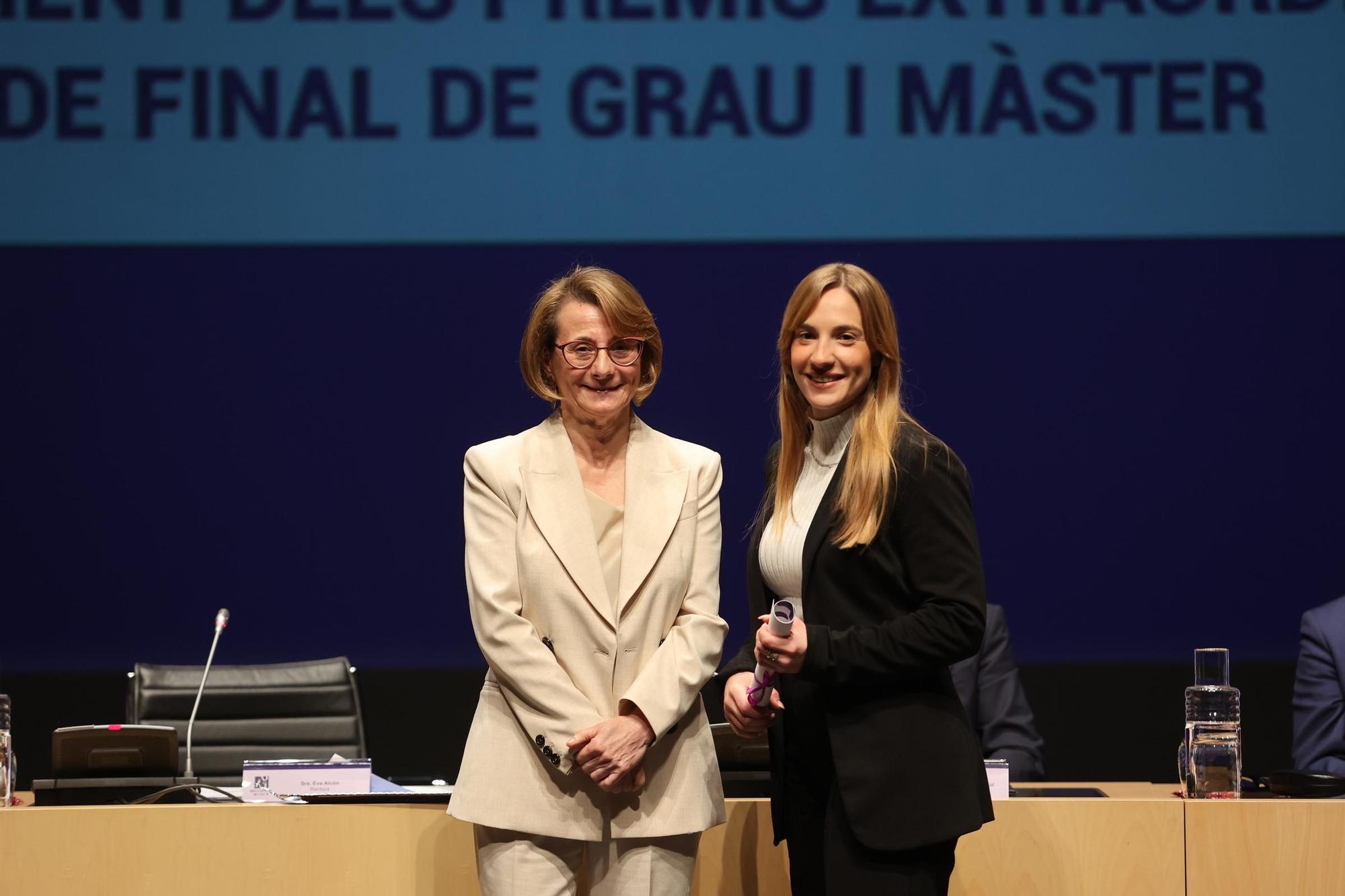 La UJI celebra su 34º aniversario concediendo su Medalla a Luis García Montero