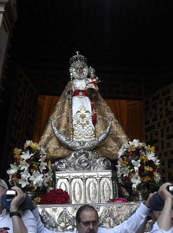 Murcia despide a la Fuensanta con flores y emoción