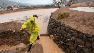 Canarias deja atrás la alerta máxima por 'Hermine', que ha obligado a cancelar decenas de vuelos