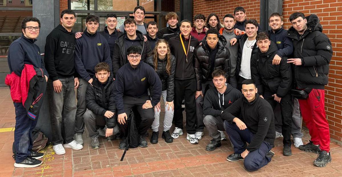 Davall l’or en Electrònica d’Hector Navarro, alumne de Comenius Centre Educatiu de València.  | COMENIUS CE