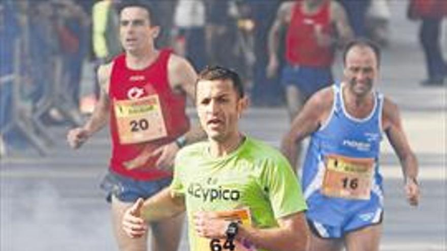 La IV Media Maratón Internacional de Benicàssim alcanza los mil corredores