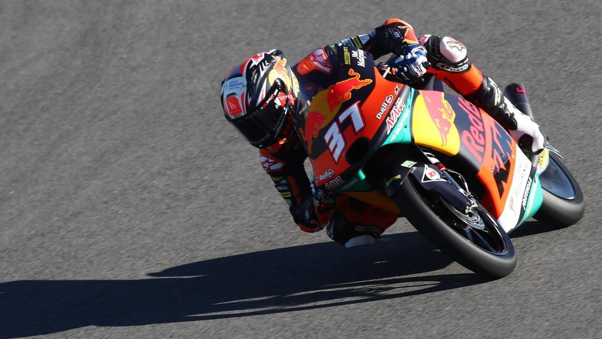 Pedro Acosta, en los entrenamientos en el circuito de Portimao del Gran Premio del Algarve