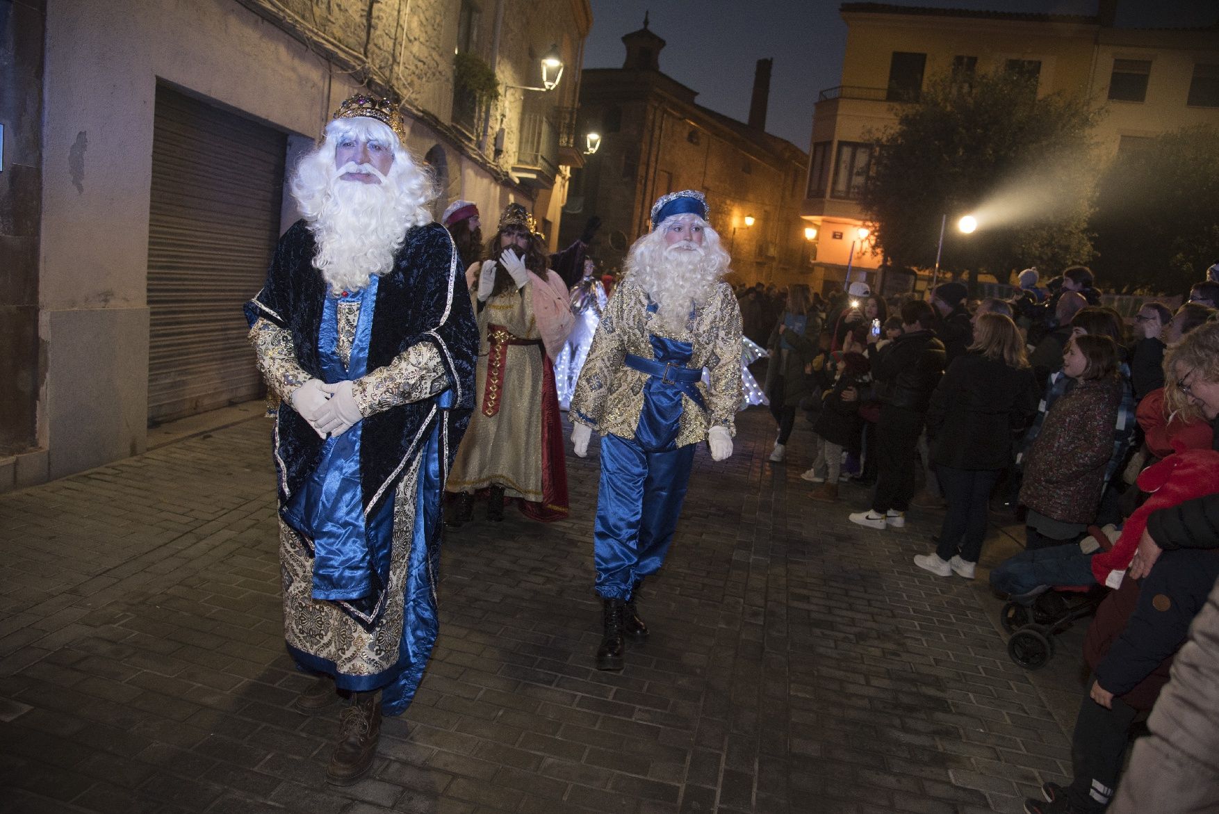 Busca't a les imatges de la Cavalcada de Reis de Sallent