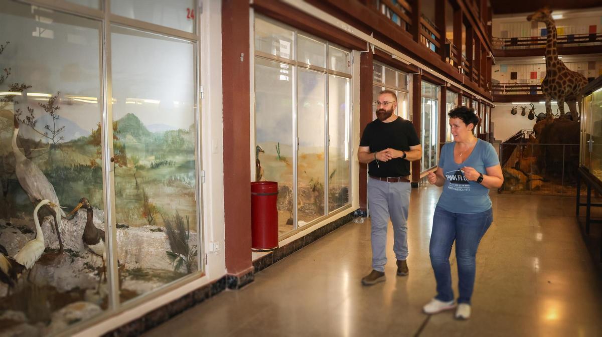 Foto de la visita de la alcaldesa, Carmina Ballester, al museo.
