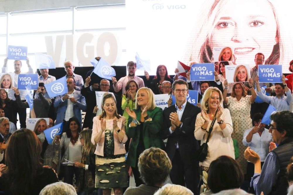 Feijóo acompaña a Elena Muñoz en el cierre de campaña