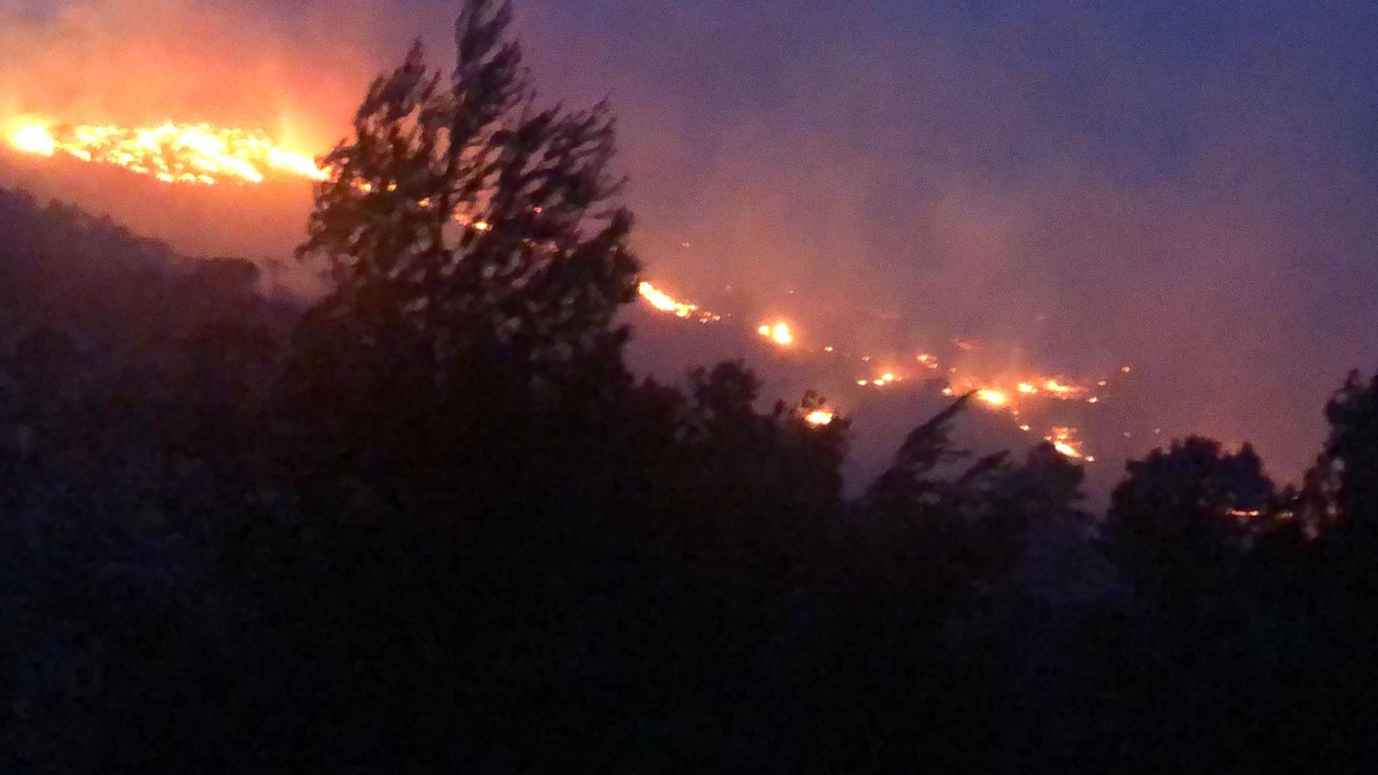 Fuerte incendio en la provincia de Alicante