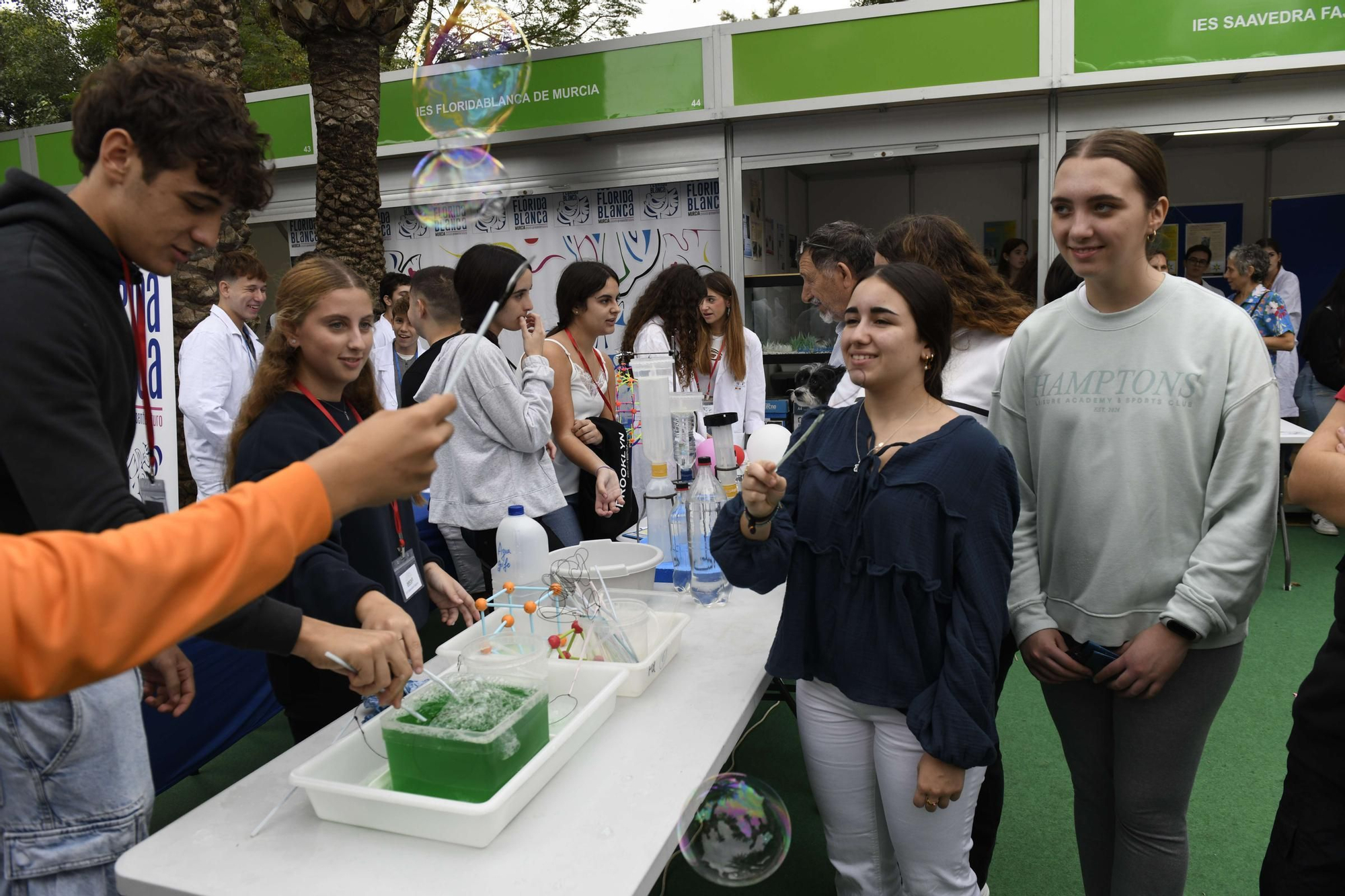 La primera jornada de la Semana de la Ciencia de Murcia, en imágenes