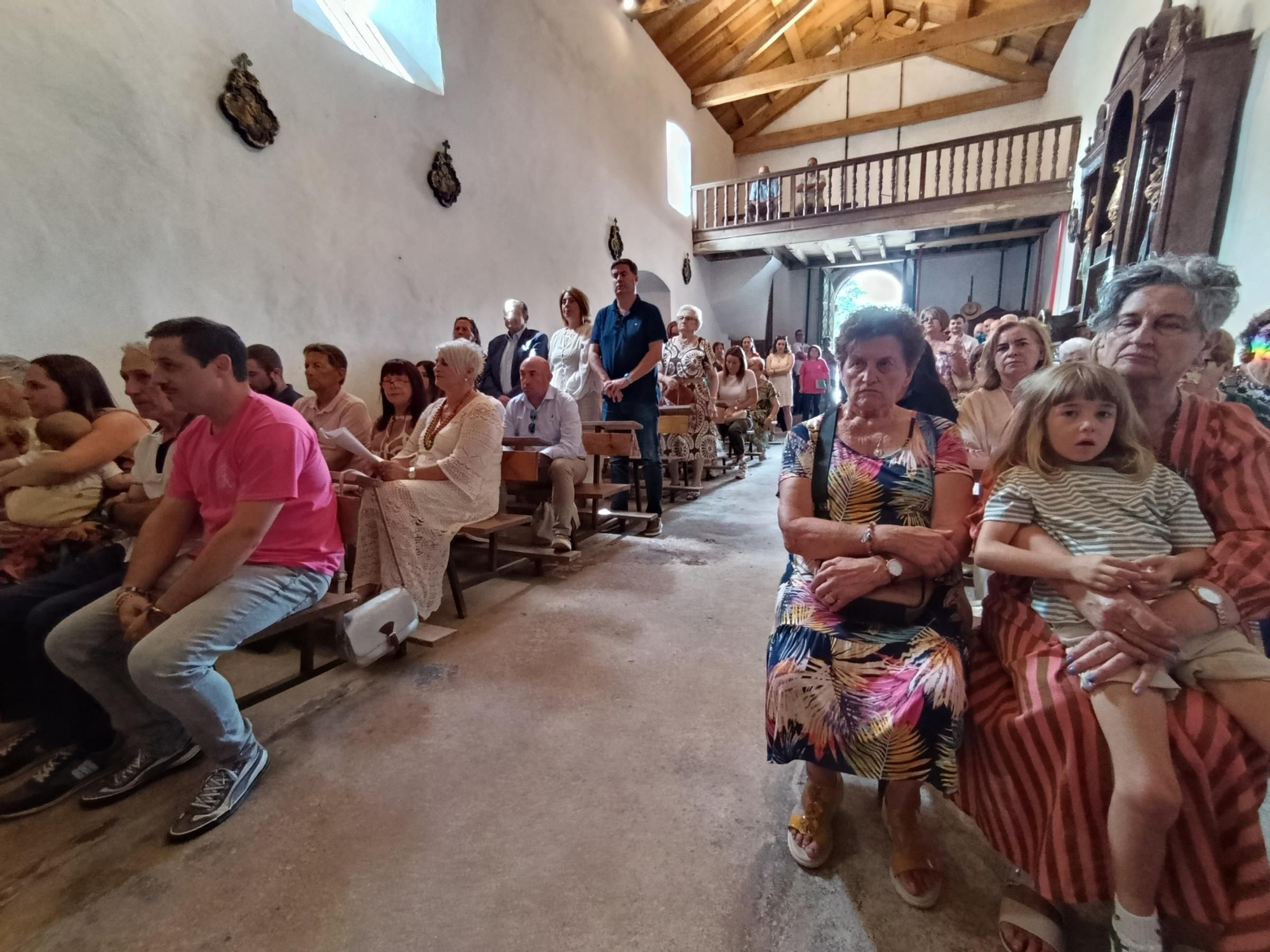 Arlós inicia sus fiestas con una misa en honor a Santiago
