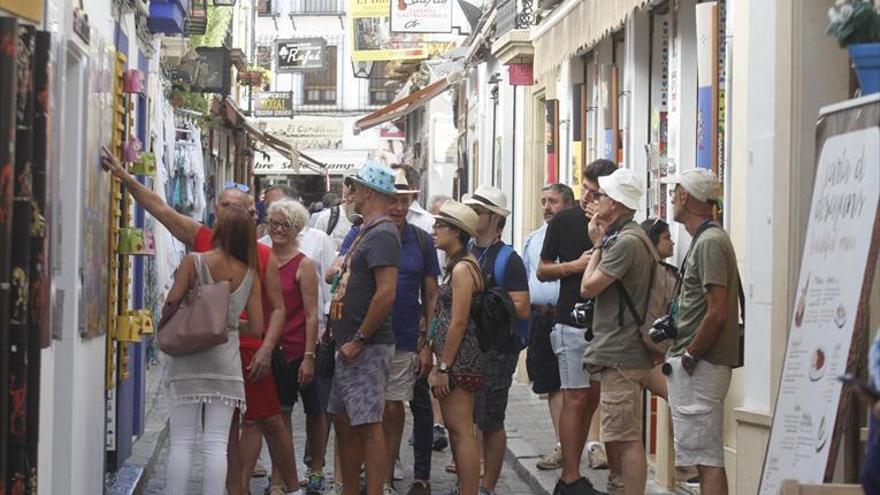 La oferta de viviendas turísticas se reduce a la mitad quedándose solo las regularizadas