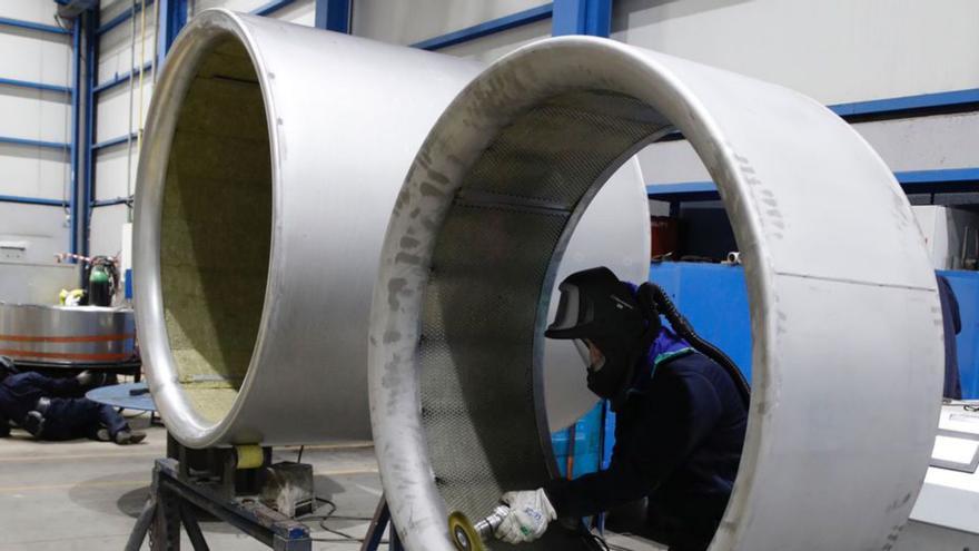 Fabricación de los ventiladores para los túneles de la variante de Pajares, que se integrará en la Red Básica Transeuropea de Transporte. | |  A. GONZÁLEZ