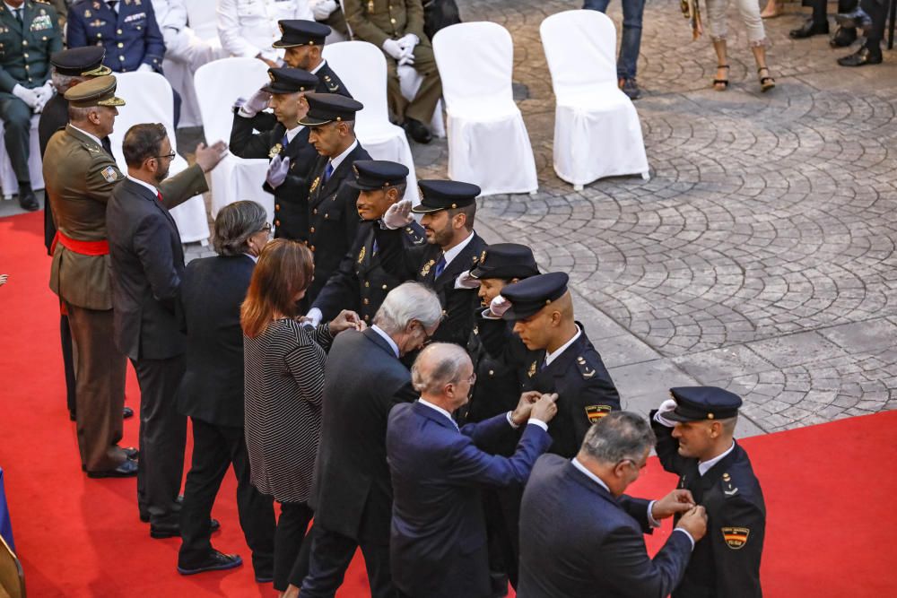 La Policía Nacional rinde homenaje  a las mujeres en su fiesta