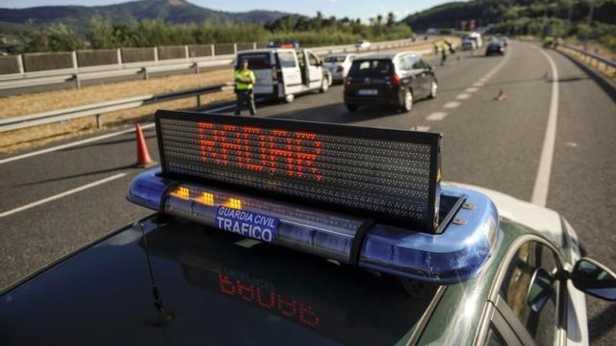 Un control de velocidad en una imagen de archivo
