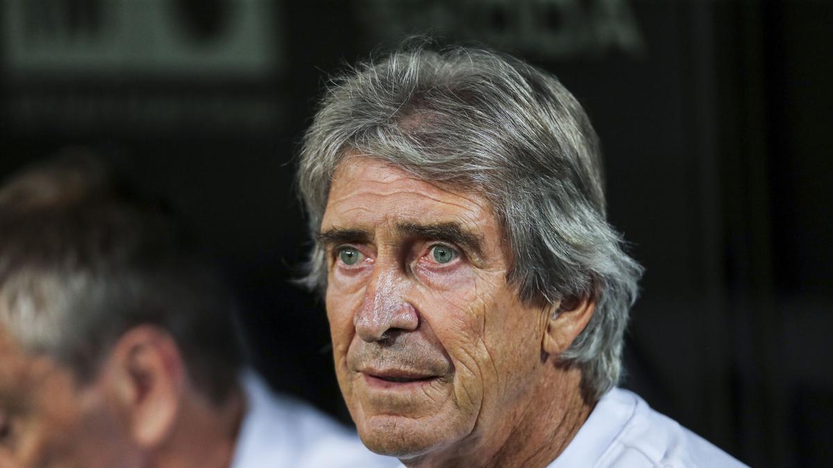 Manuel Pellegrini, durante el Valencia-Betis de Liga en Mestalla