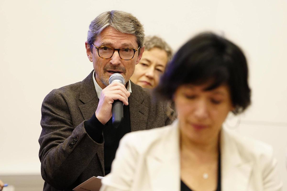 European Bridges: 'Simplificación administrativa y competitividad europea'. En la foto, Xavier Trabado, presidente de la Taula d’entitats del Tercer Sector Social de Catalunya. Delante de él, Ana Gallego.