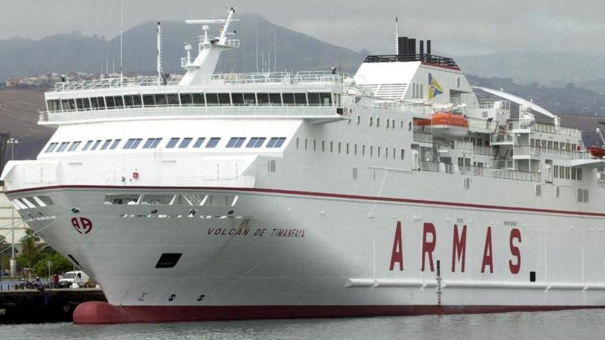 El ferry Volcán de Timanfaya.