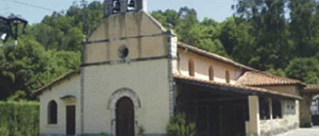 Iglesia de San Pedro de Ferreros, en Ribera de Arriba.