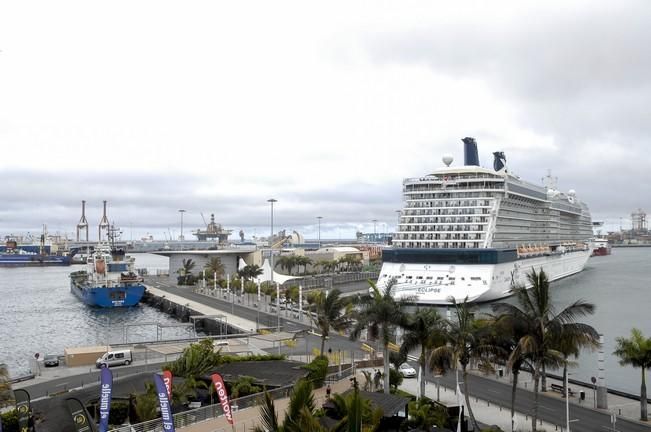 CRUICEROS EN EL PUERTO