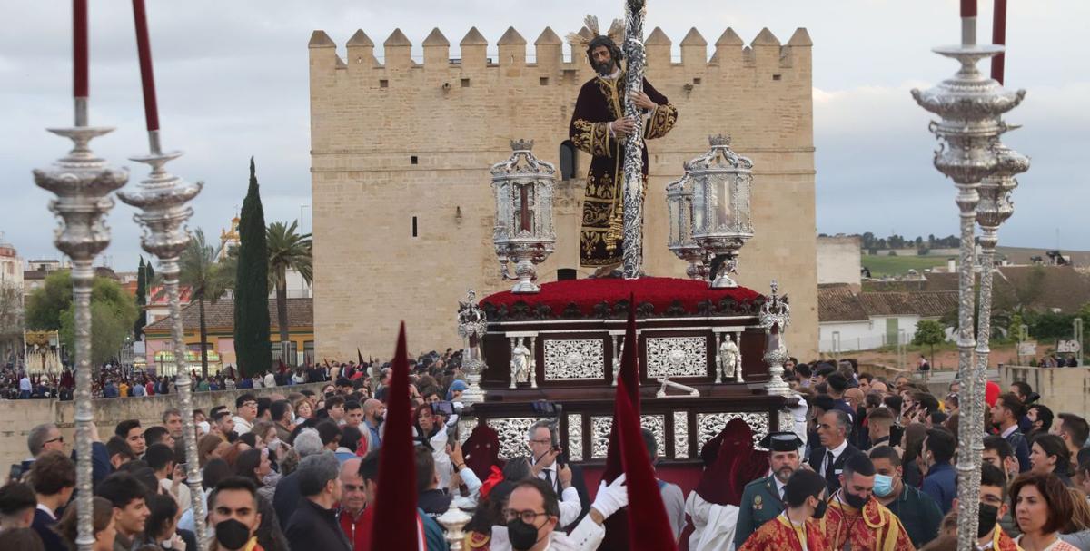 Como novedad, la hermandad de la Vera Cruz procesionará  en la tarde del Domingo de Ramos. | A.J. GONZÁLEZ/MANUEL MURILLO/O. BARRIONUEVO