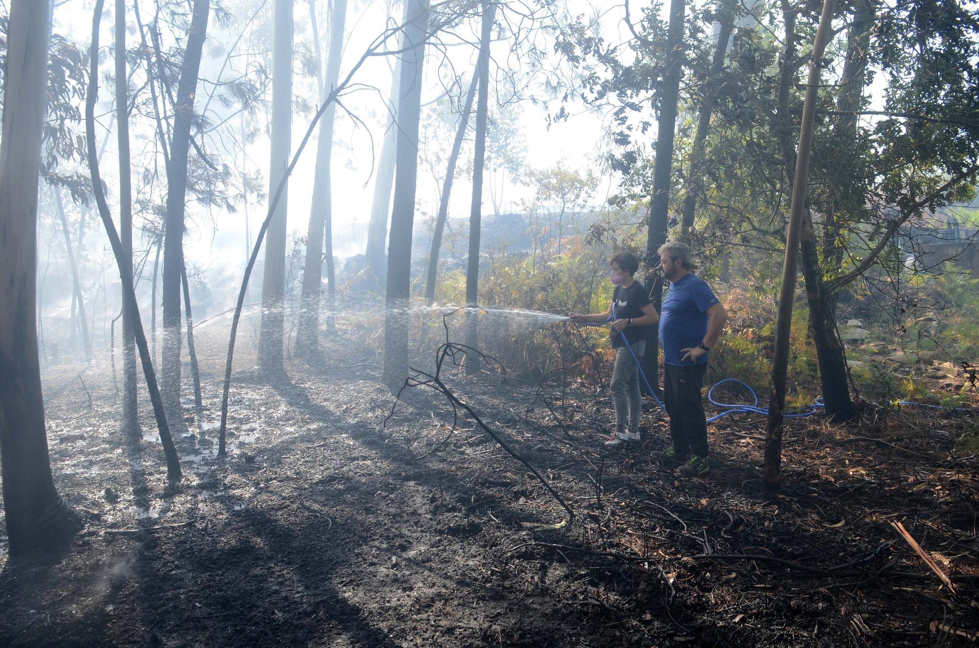 Incendios en Galicia: Vilagarcía y su comarca luchan contra el fuego