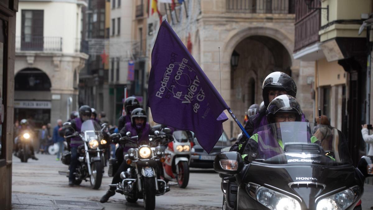 CONCENTRACION MOTORISTA CONTRA LA VIOLENCIA DE GENERO en Zamora.