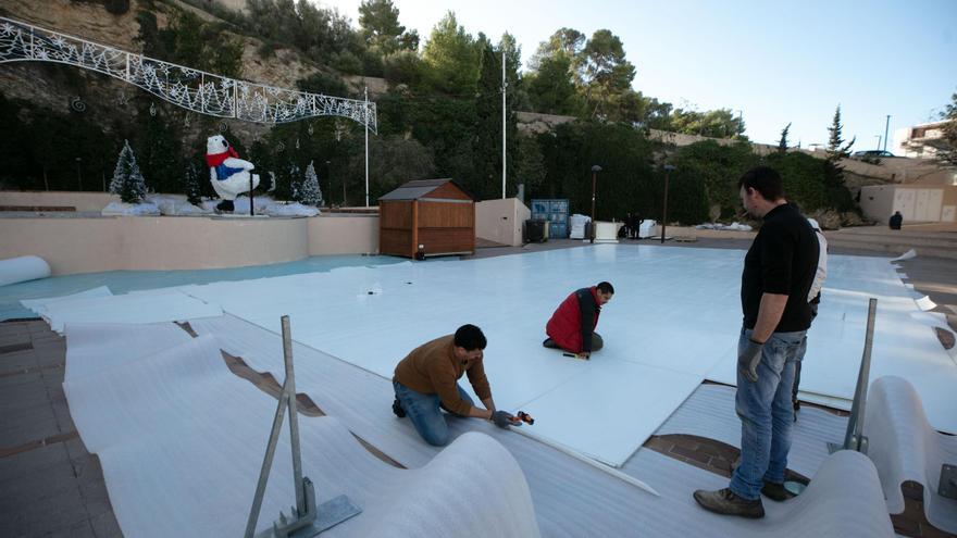 Todo a punto para la apertura de la pista de hielo de Ibiza