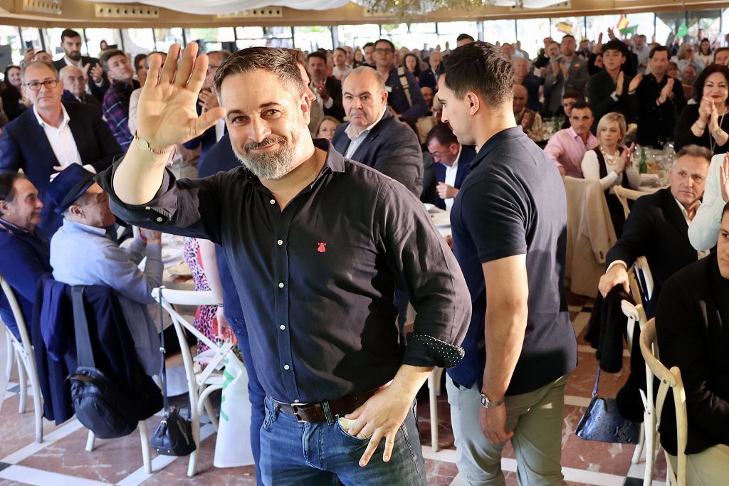 Todas las imágenes de la visita de Santiago Abascal en Murcia este domingo