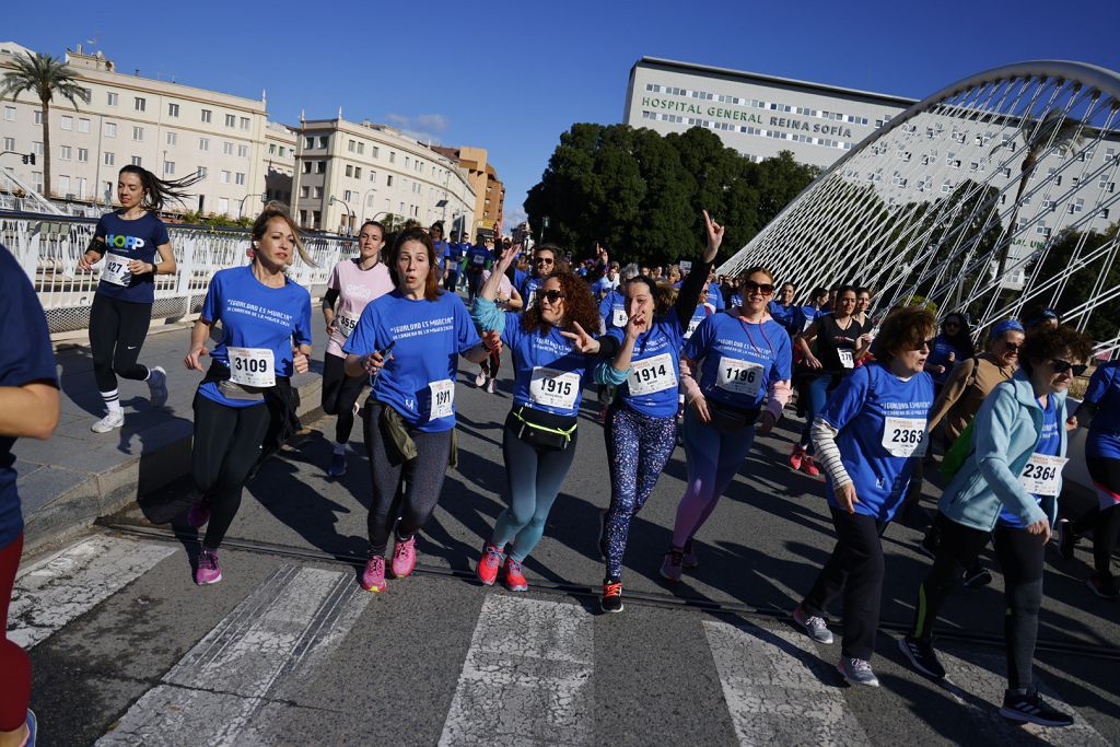 Imágenes del recorrido de la Carrera de la Mujer: avenida Pío Baroja y puente del Reina Sofía (I)