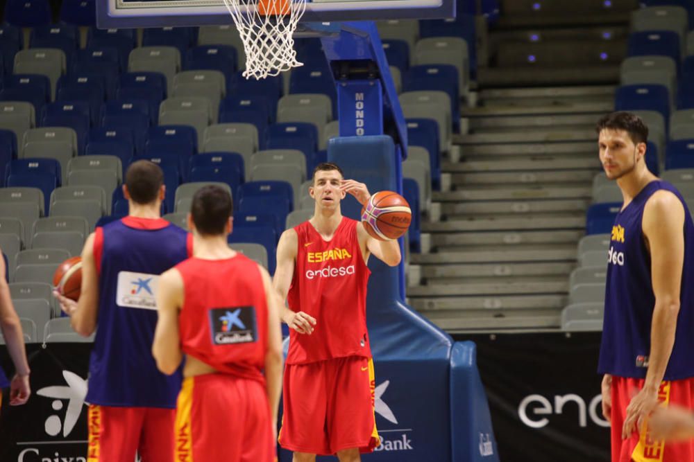 El equipo nacional aterrizó en Málaga al mediodía y por la tarde se entrenó en el Martín Carpena, con el flamante debutante Alberto Díaz y una gran representación del básket malagueño