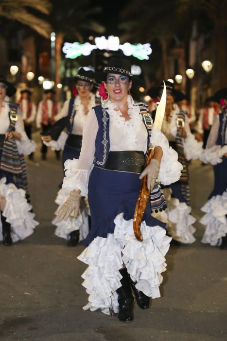 Los Moros y Cristianos de Aspe viven un desenlace espectacular