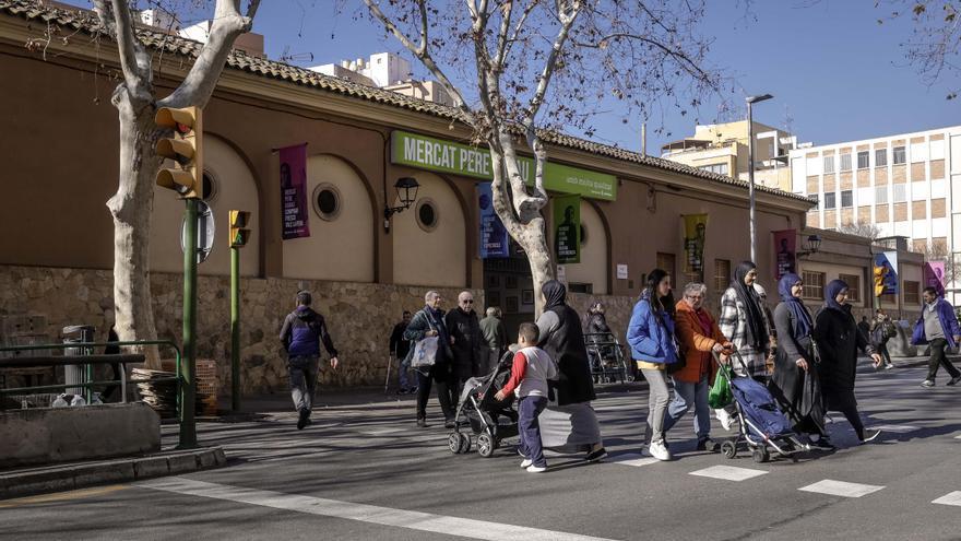 Los mensajes de &#039;Vende tu casa&#039; invaden Palma: &quot;Muchos vecinos no saben que es presión inmobiliaria&quot;