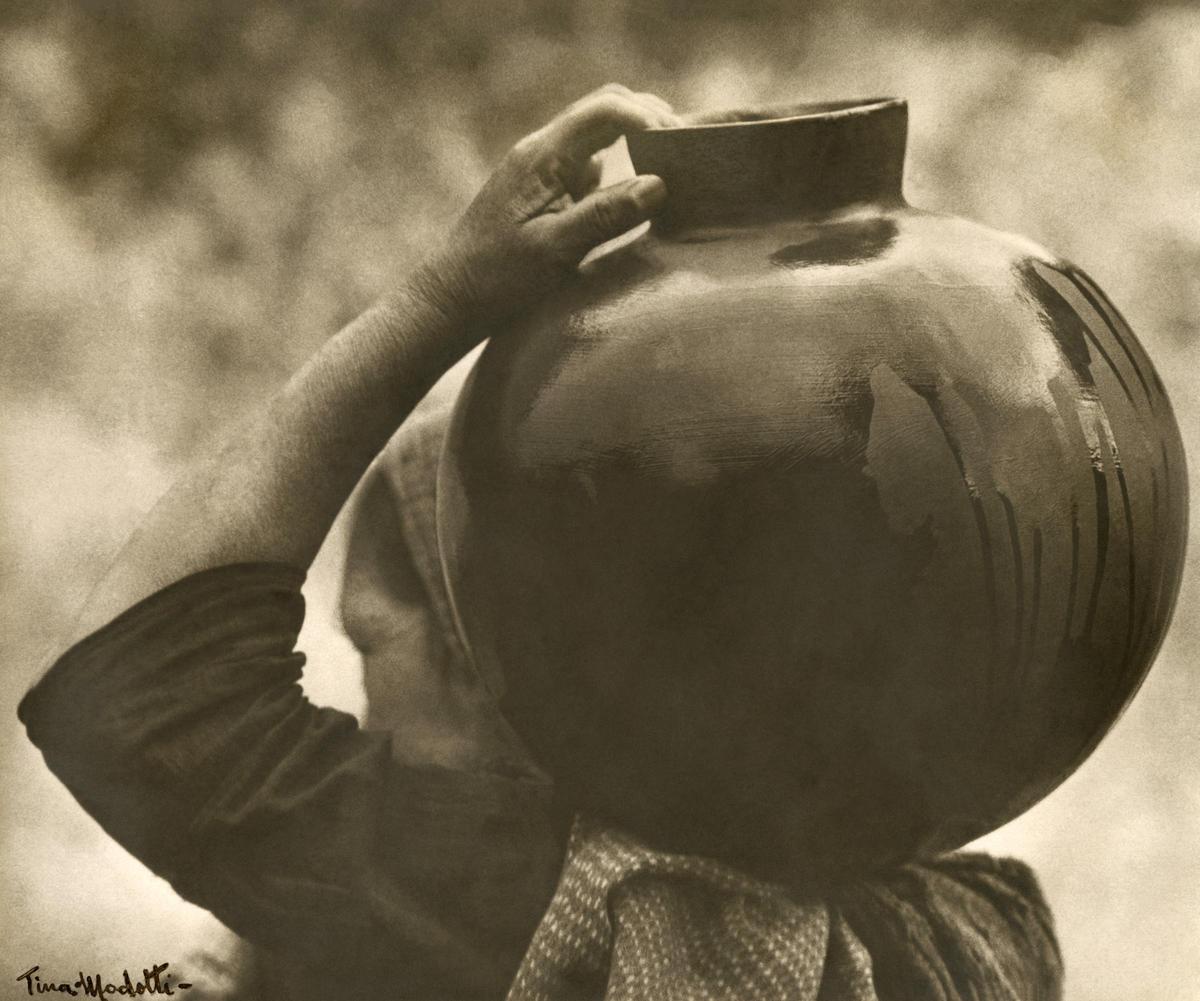 &quot;Campesina zapateca con cántaro al hombro&quot;, 1926, de Tina Modotti