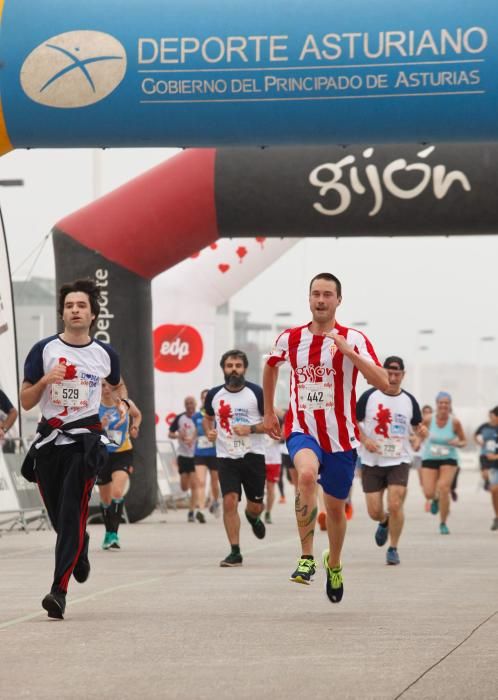 Participantes en la carrera "Dona vida"