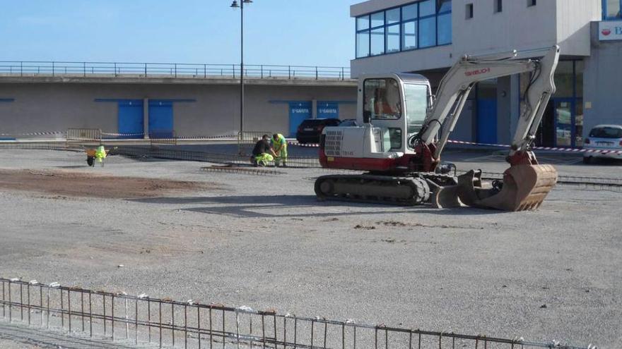 Comienzan el dragado de la dársena interior del puerto y las obras para construir una marina seca