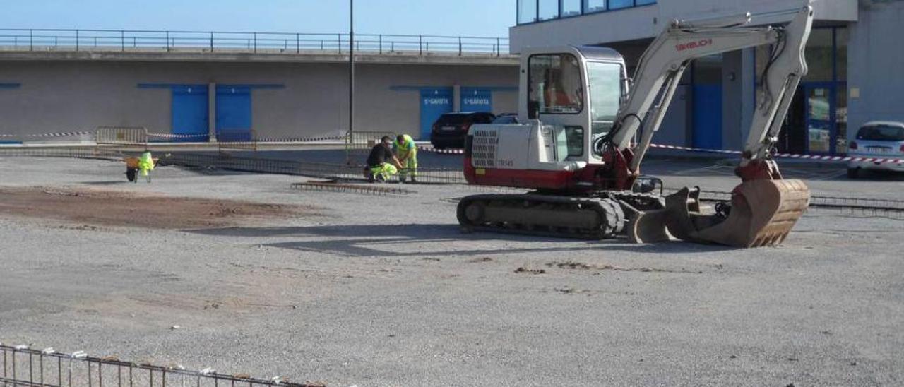 Comienzan el dragado de la dársena interior del puerto y las obras para construir una marina seca