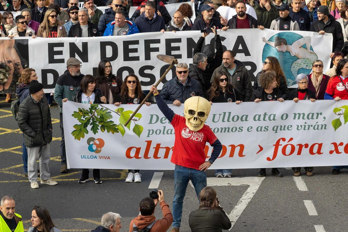 Manifestación en Santiago en contra del proyecto de Altri en Palas de Rei: así está transcurriendo Manifestación en Santiago en contra del proyecto de Altri en Palas de Rei: así está transcurriendo