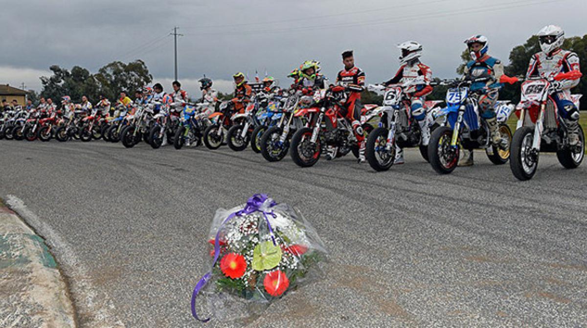 Homenatge dels pilots al desaparegut Romboni al circuit Il Sagittario de Latina. Homenatge dels pilots al desaparegut Romboni al circuit Il Sagittario de Latina.