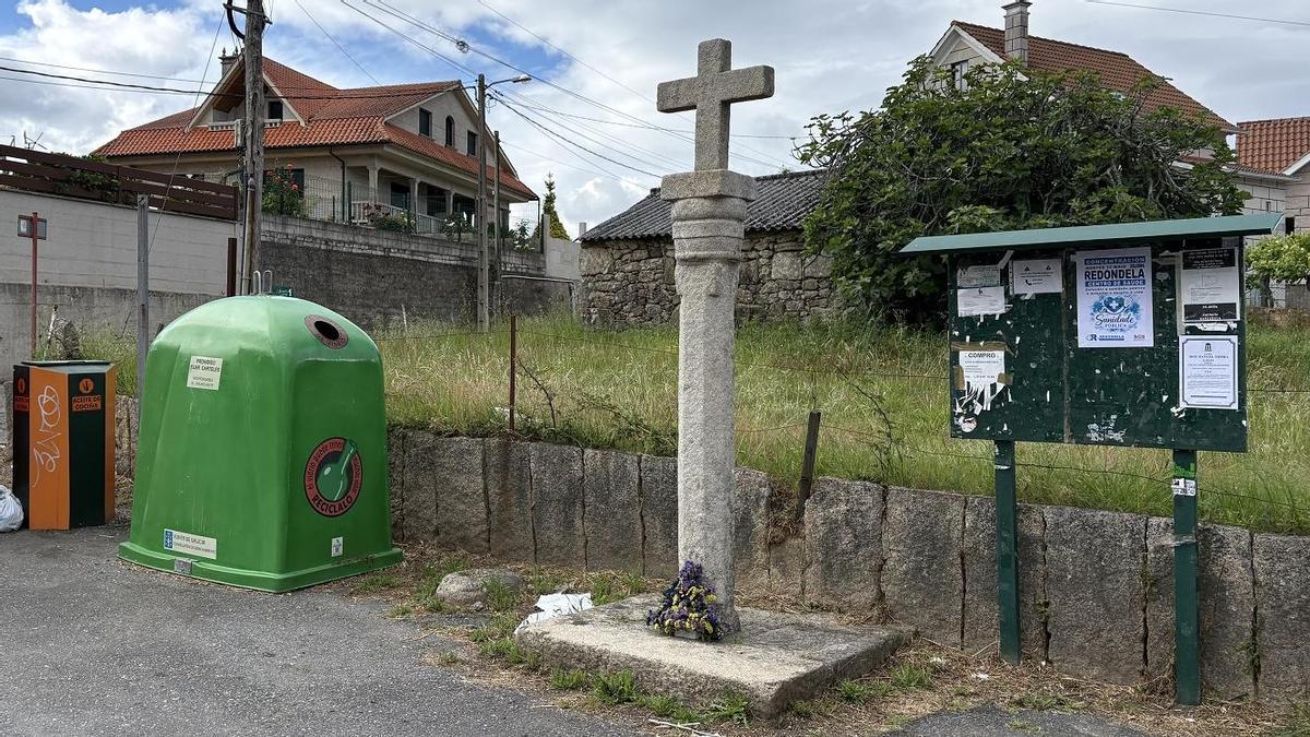 Actual cruceiro del Torreiro de Cesantes, donde se ubicaba el original.