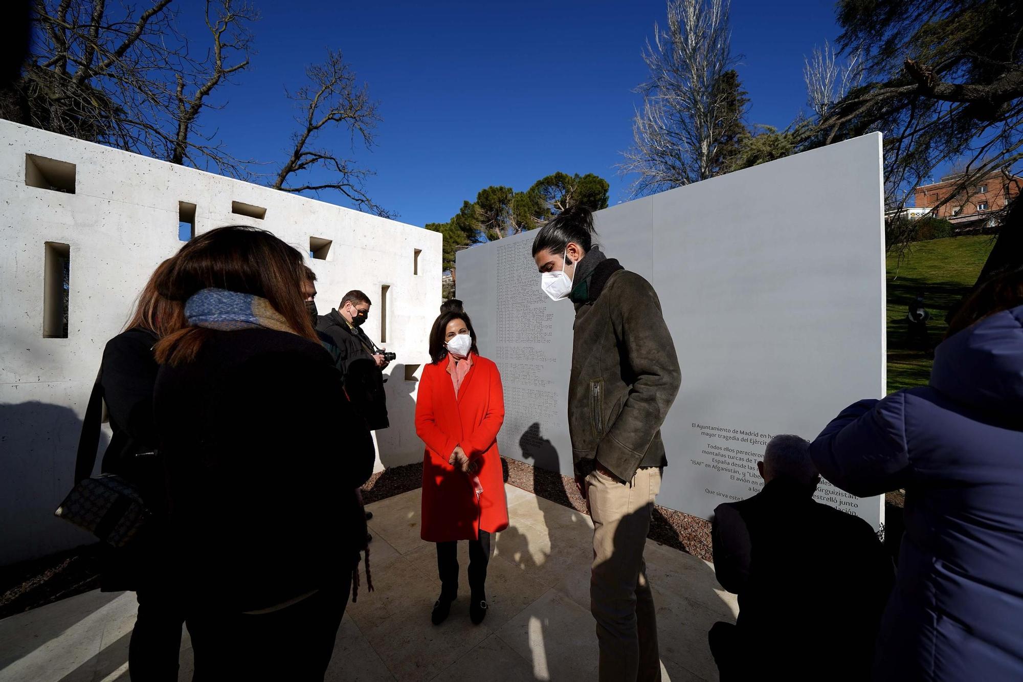 Un monumento recuerda en Madrid a los 62 militares muertos en el Yak-42