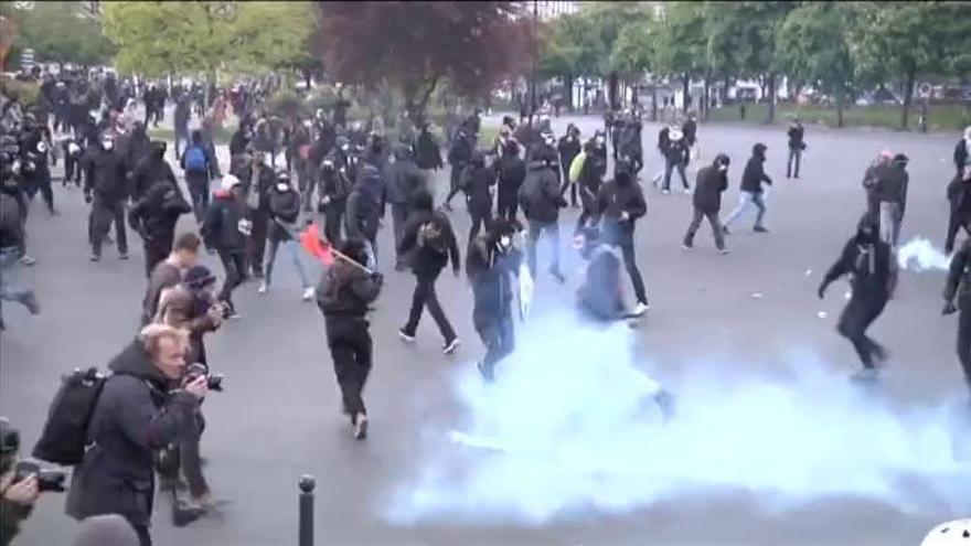 Violentos incidentes al término de una manifestación contra la polémica reforma laboral en París