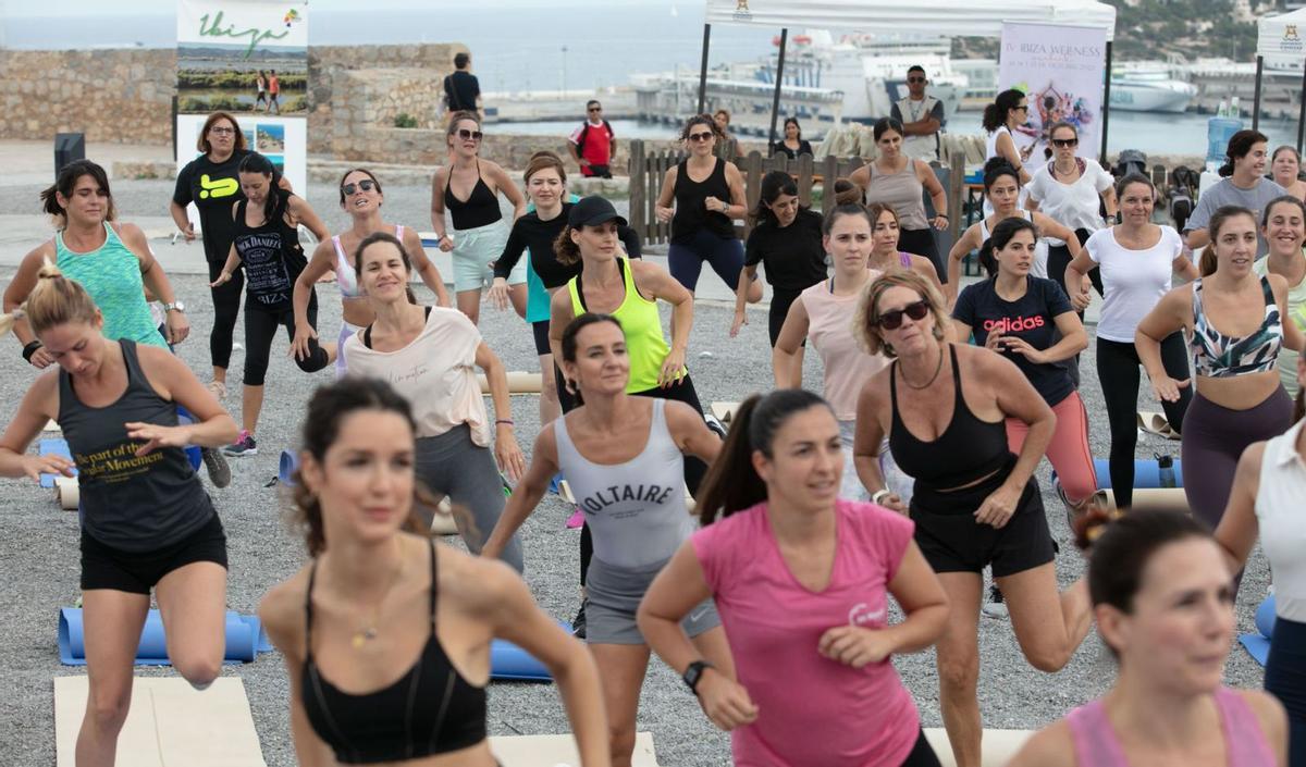 Ibiza Wellness Weekend: La fusión del fitness y el ballet llega a Dalt Vila